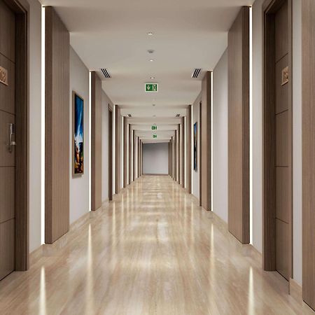 Hotel Doubletree By Hilton Doha Downtown Exterior foto A corridor