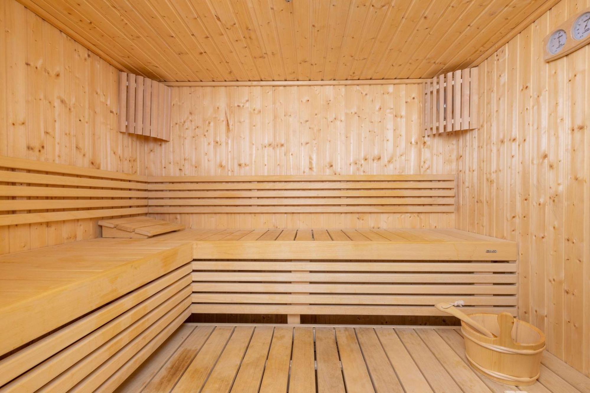 Hotel Doubletree By Hilton Doha Downtown Exterior foto A Finnish sauna