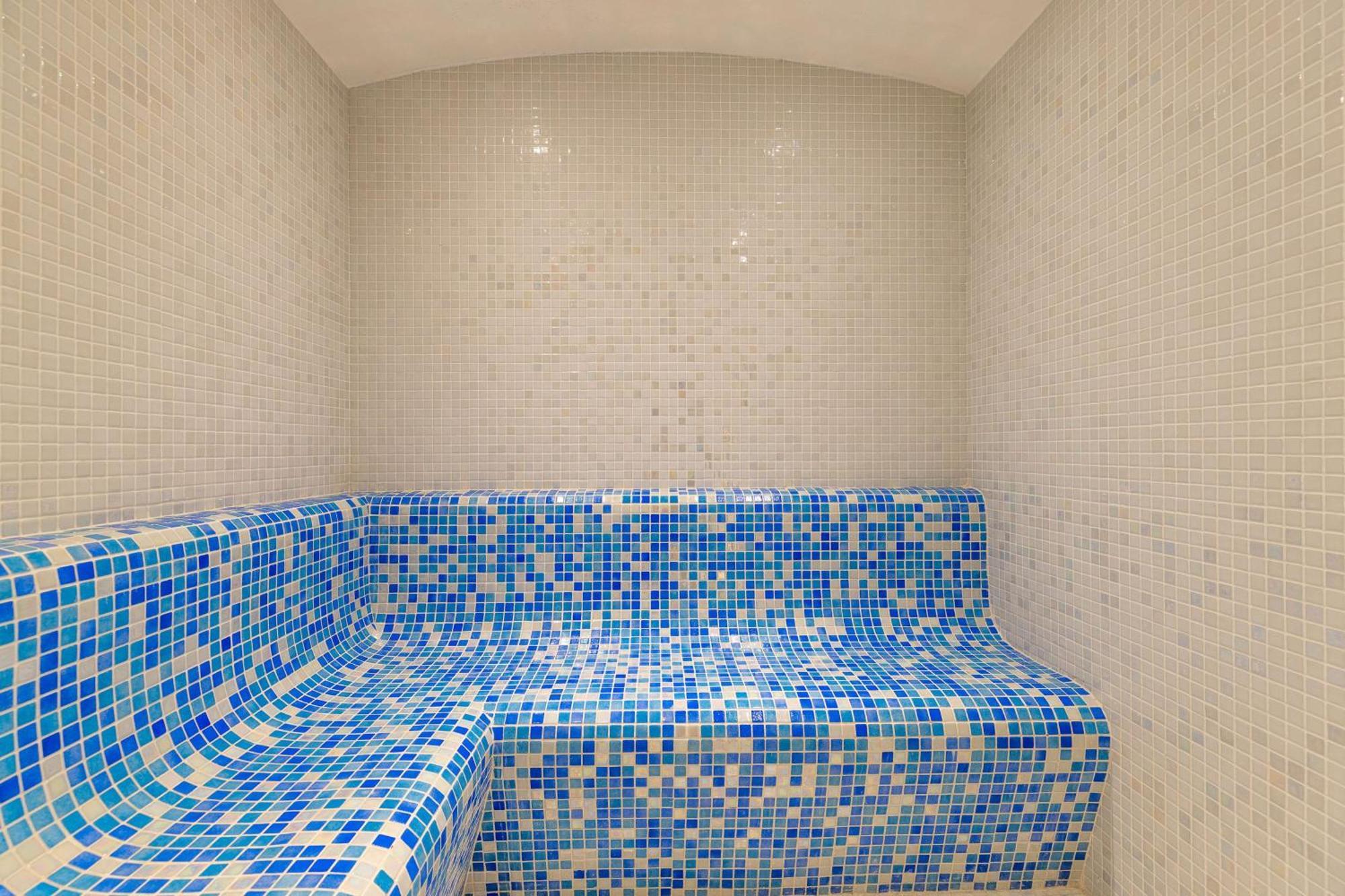 Hotel Doubletree By Hilton Doha Downtown Exterior foto Turkish bath