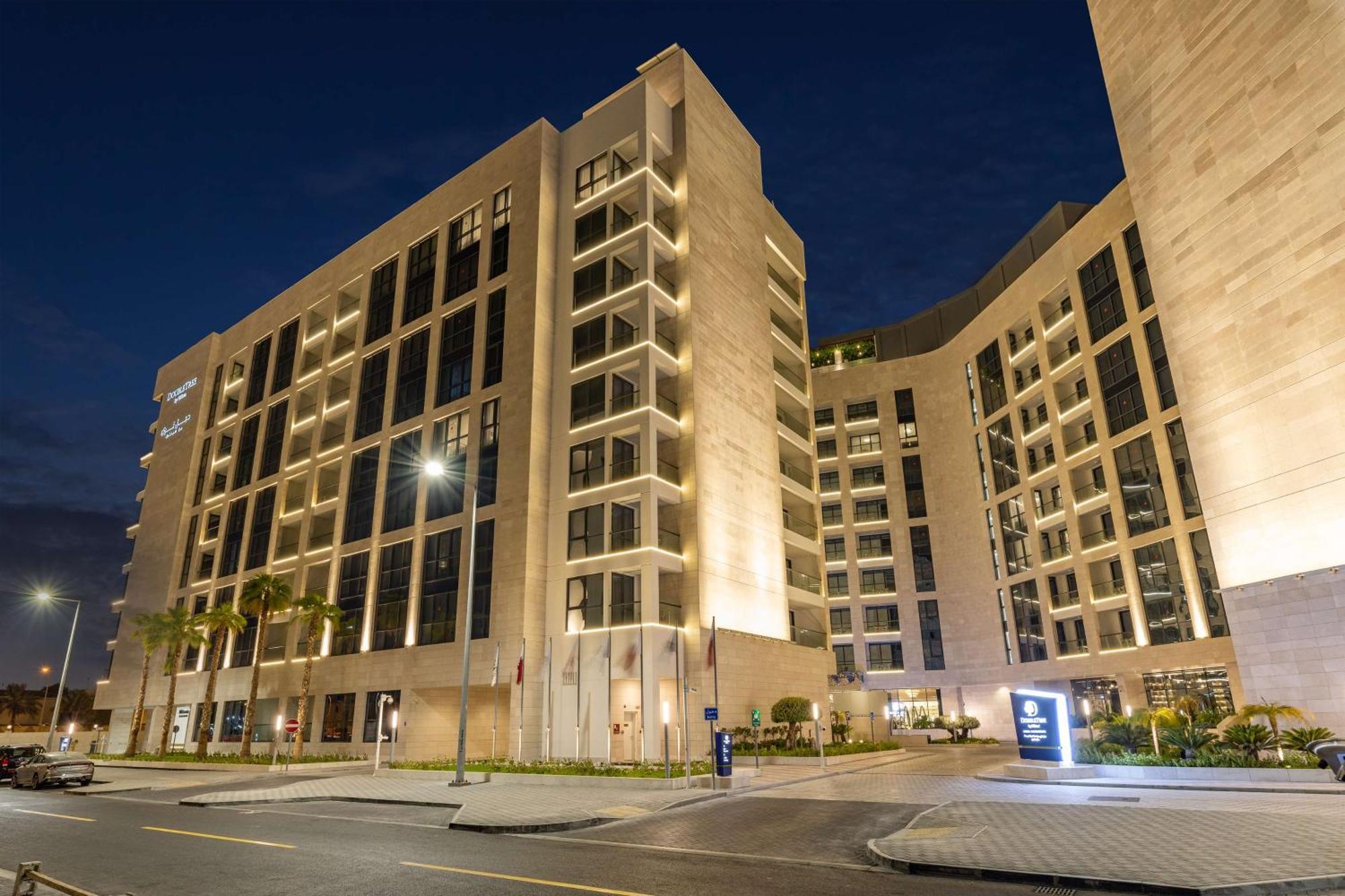 Hotel Doubletree By Hilton Doha Downtown Exterior foto The Ritz-Carlton, DIFC